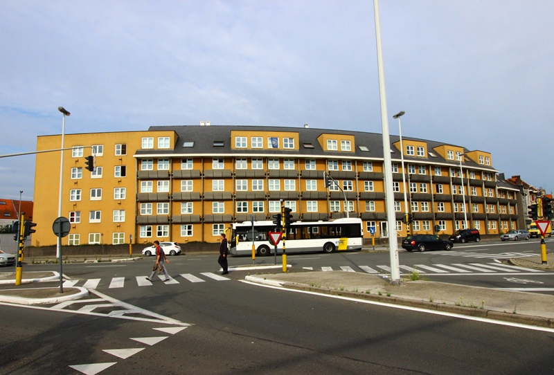 Eendachtstraat - Heernislaan Gevelbeeld appartementsgebouw in de Eendachtstraat - Heernislaan