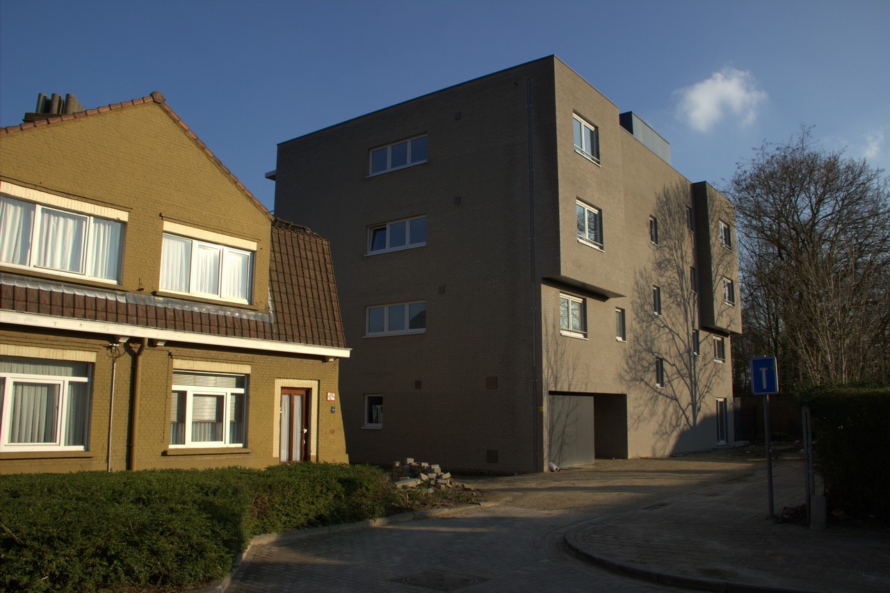 Sint-Bernadettestraat 272-294 Gevelbeeld van het appartementsgebouw in de Sint-Bernadettestraat 272-294