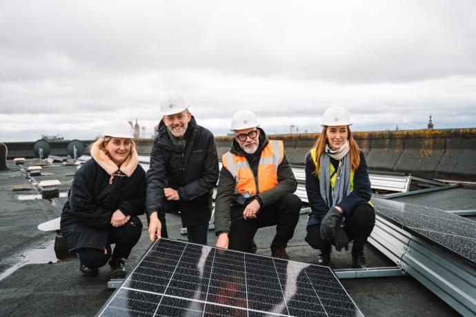 Persmoment Thuispunt Gent zonnepanelen Rabot